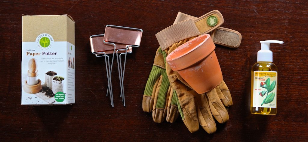 mother's day gardening gift basket idea with jojoba