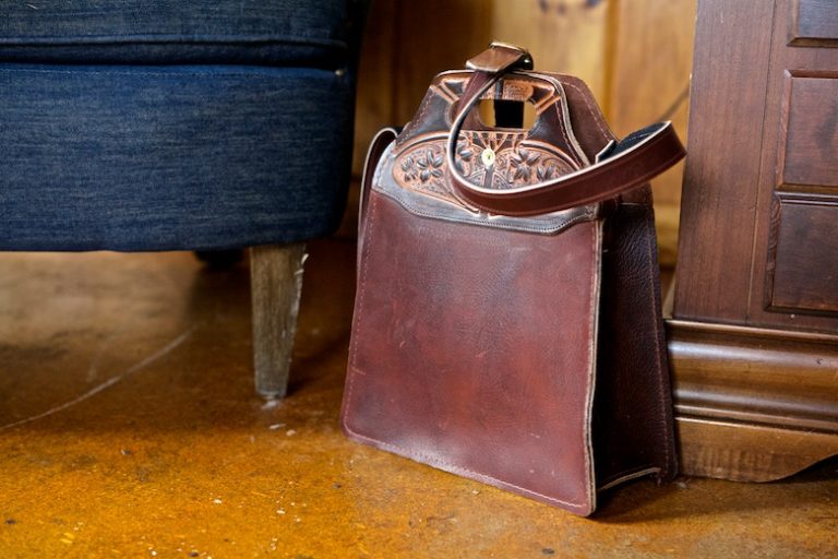 using jojoba to protect leather purses