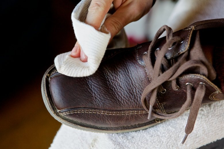 Using jojoba on leather shoes